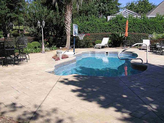 4th image of 1312 Conservancy Dr E