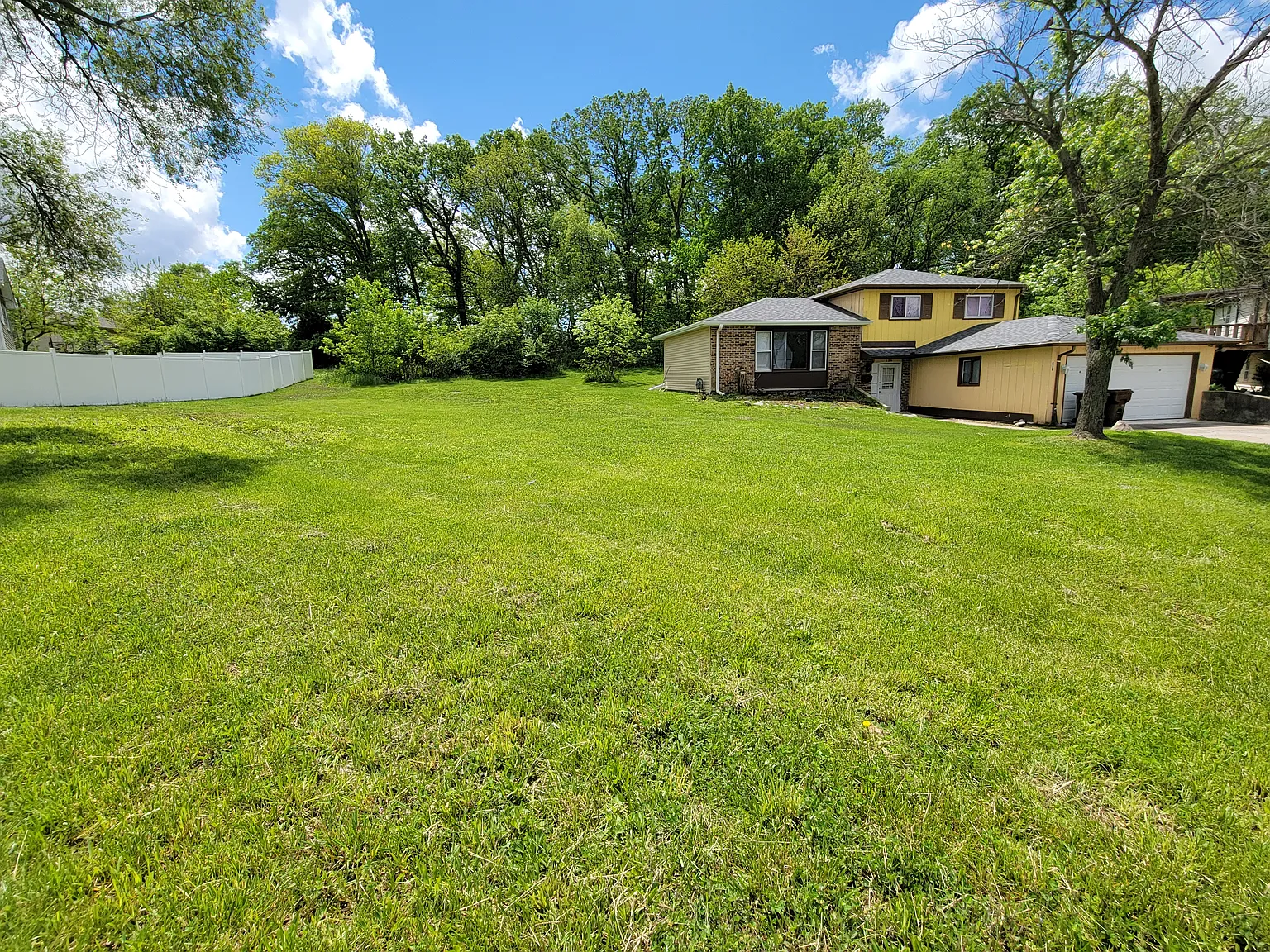 5 bed, 1800 sqft, $2,550 — Photo 2