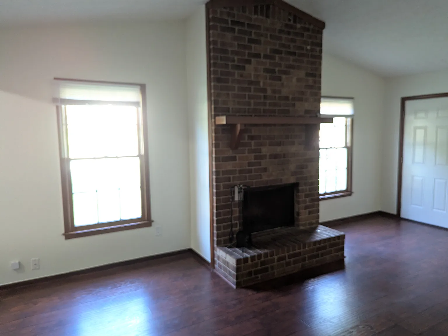 150 Chase Dr — Photo 3