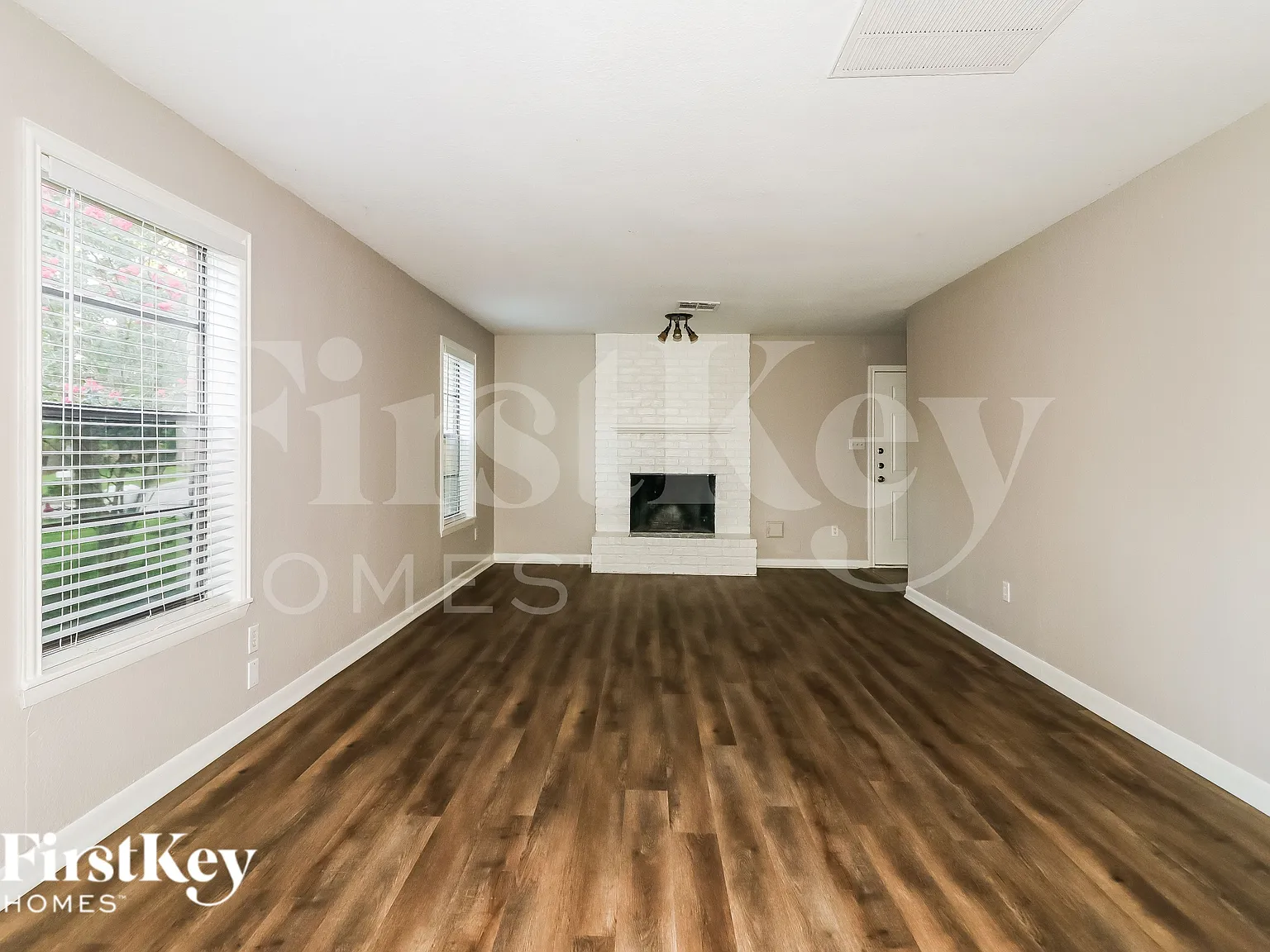 3 bed, 2.5 bath, 2129 sqft, $2,055 — Photo 4