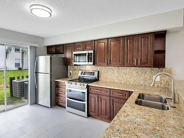3651 N Goldenrod Rd #E101 — Photo 7
