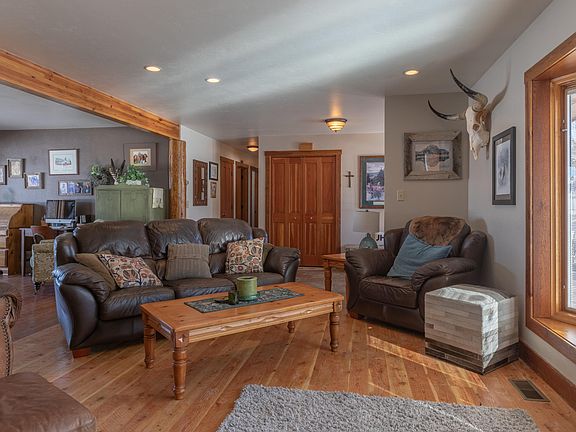5th image of 2465 Grand Teton Cir
