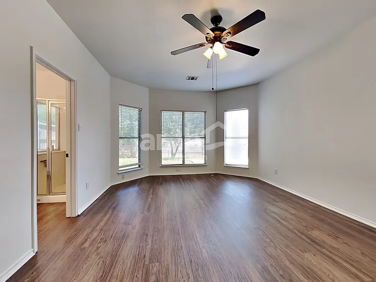 7017 Chaucer Dr — Photo 14