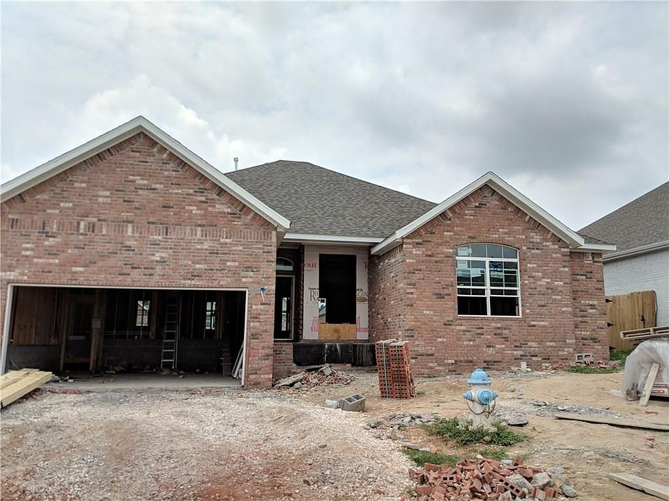 1st image of 2719 N Chapel Dr