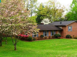 13 Nottingham Ln, Bassett, VA 24055