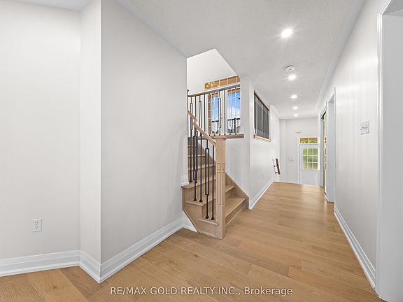4th image of 3 Tan Ln