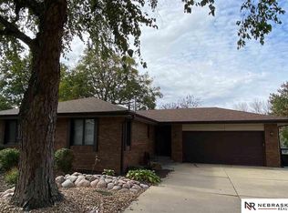 5621 Buffalo Cir, Lincoln, NE 68516