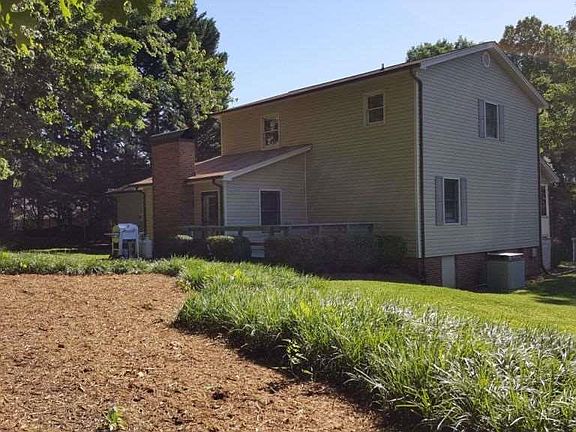 2nd image of 107 Royal Oak Ct