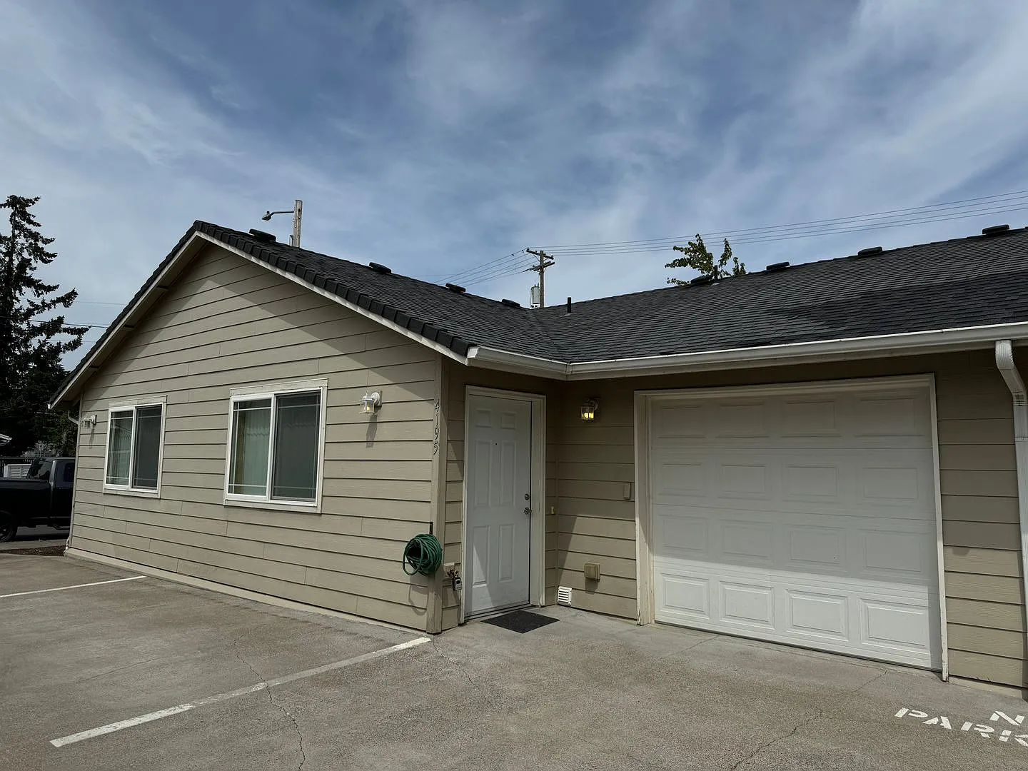 2 bedroom 2 bathroom duplex in Springfield! — Photo 1