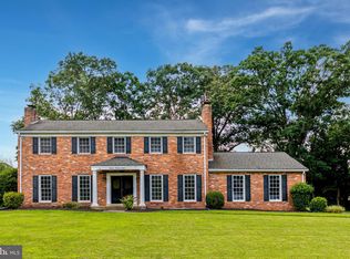 1912 Hull Rd, Vienna, VA 22182