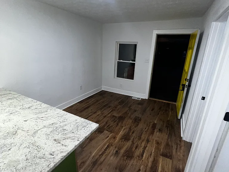 630 N Luett Ave — Photo 2