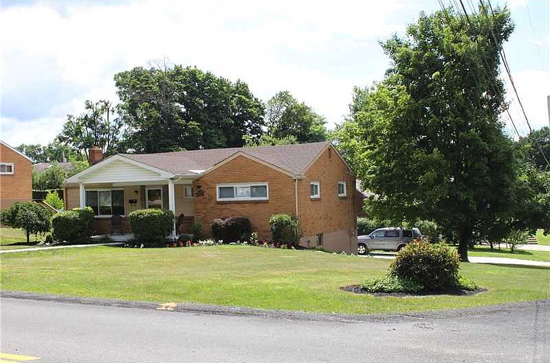 1st image of 300 E Patty Ln