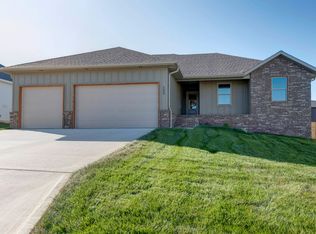 2608 W Pigeon Dr, Ozark, MO 65721