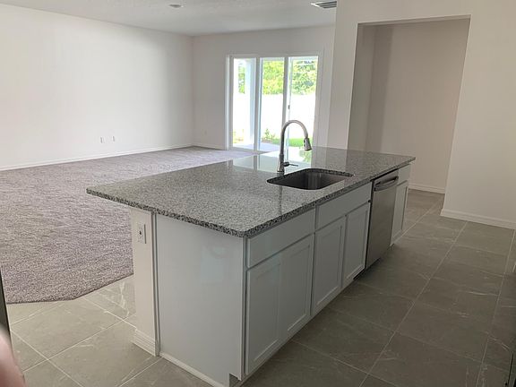 5th image of 25 Pheasant Dr