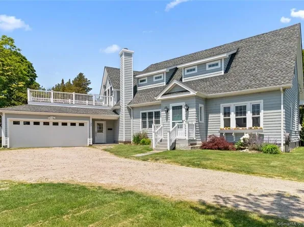 22 Golf St, Groton, CT 06340