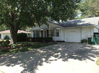 447 Summers Dr, Macomb, IL 61455