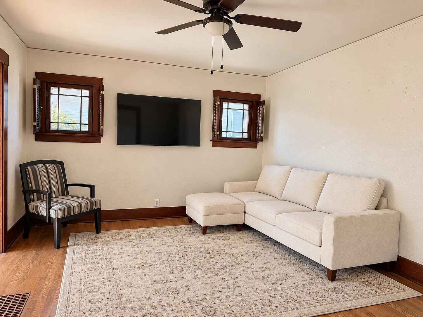 2 bed, 1062 sqft, $2,300 — Photo 3