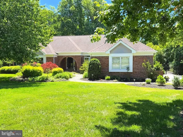 4 Hedge Row Ct, Lawrence Township, NJ 08648