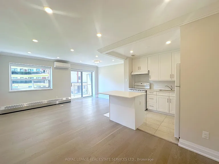 135 Allan St #204 — Photo 2