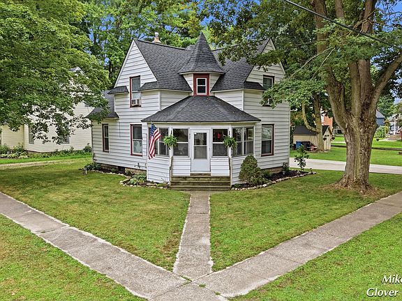 3rd image of 432 N Maple St