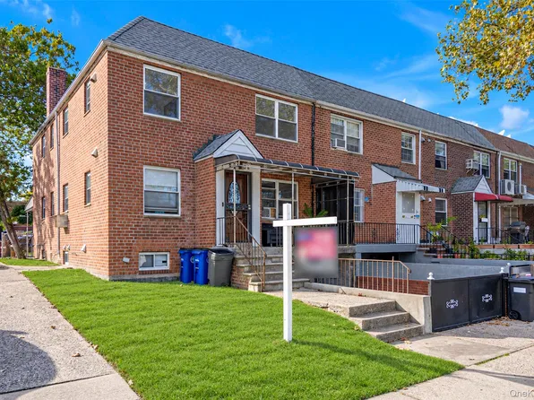 6728 Utopia Parkway, Fresh Meadows, NY 11365
