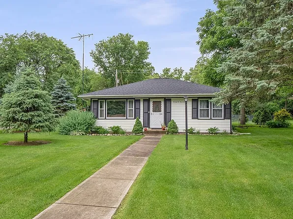 2617 Chevy Chase Dr, Joliet, IL 60435