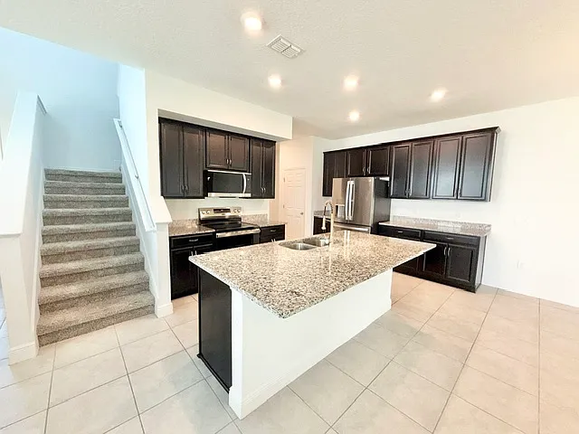 2337 Shadowland Loop — Photo 3
