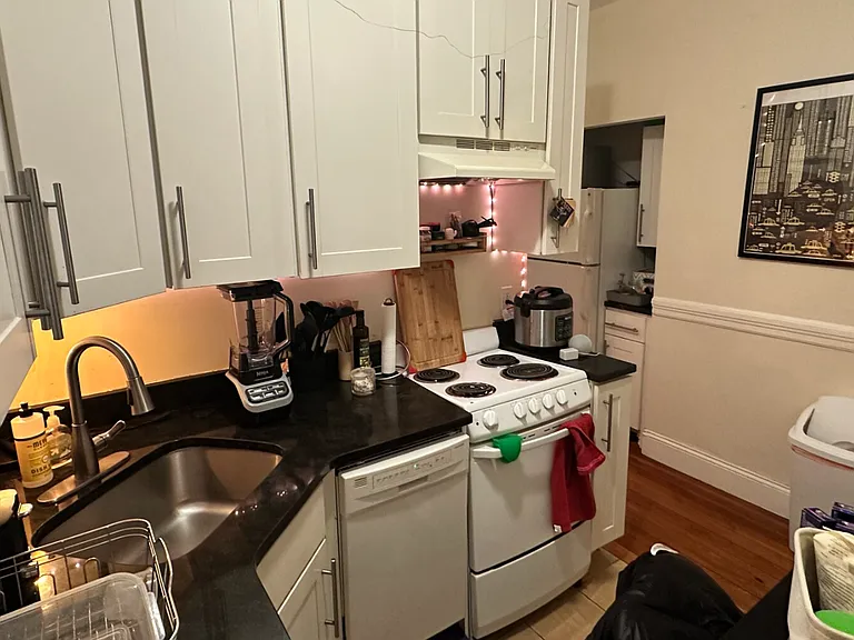 65 Burbank St #18A — Photo 2