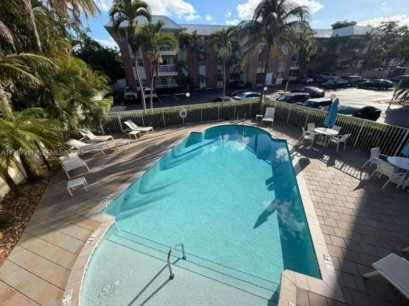 2424 SE 17th St APT 110B, Fort Lauderdale, FL 33316