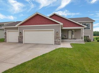 1586 Prairie View Ln NE, Sauk Rapids, MN 56379