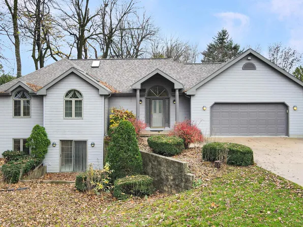 W6755 Sunnyvale Ln, Greenville, WI 54942