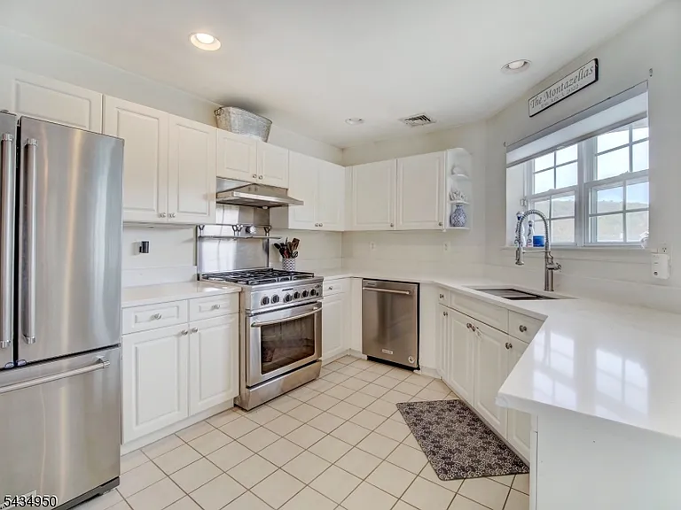 14 Lagoon Way — Photo 16
