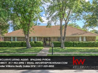 300 Warbler Dr, Bedford, TX 76021