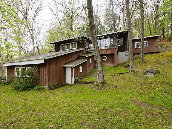 2nd image of 112 Old Sylvan Lake Road