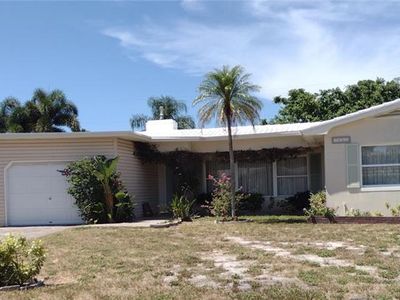3065 Sunset Blvd, Belleair Bluffs, FL, 33770