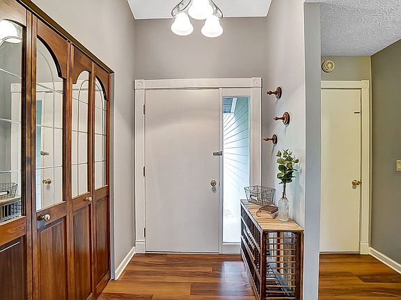 4th image of 3959 Knollbrook Dr