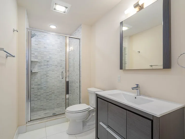 300 Market St #402 — Photo 11
