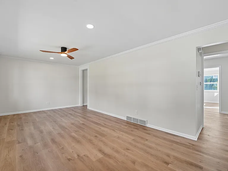 3605 SW Pryor Rd — Photo 7