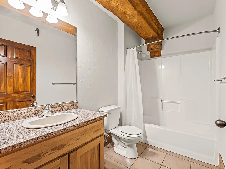 141 W Vine St #2 — Photo 7