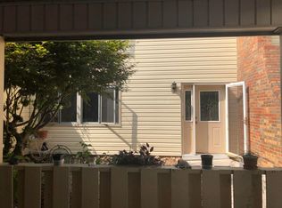 28 Brookside Dr, Oak Ridge, TN 37830