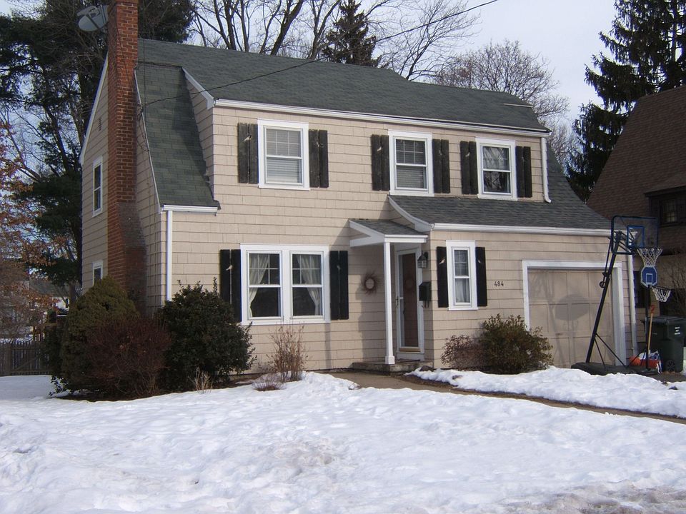 Charming Colonial in West Hartford Center Location
