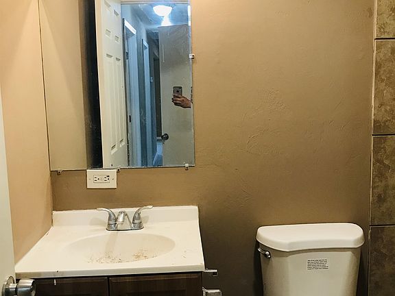4th image of 232 W Flores St