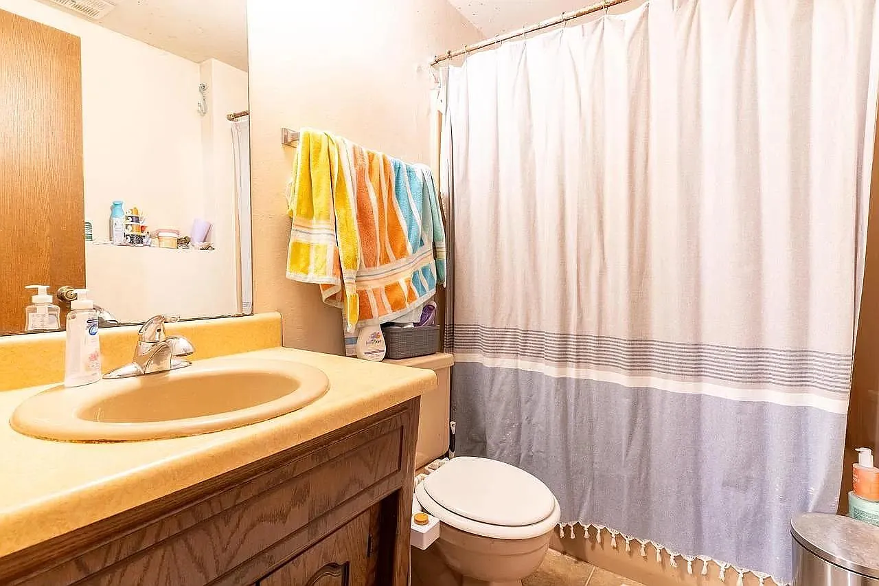 1701 Saint Agnes Dr - 1701 — Photo 2