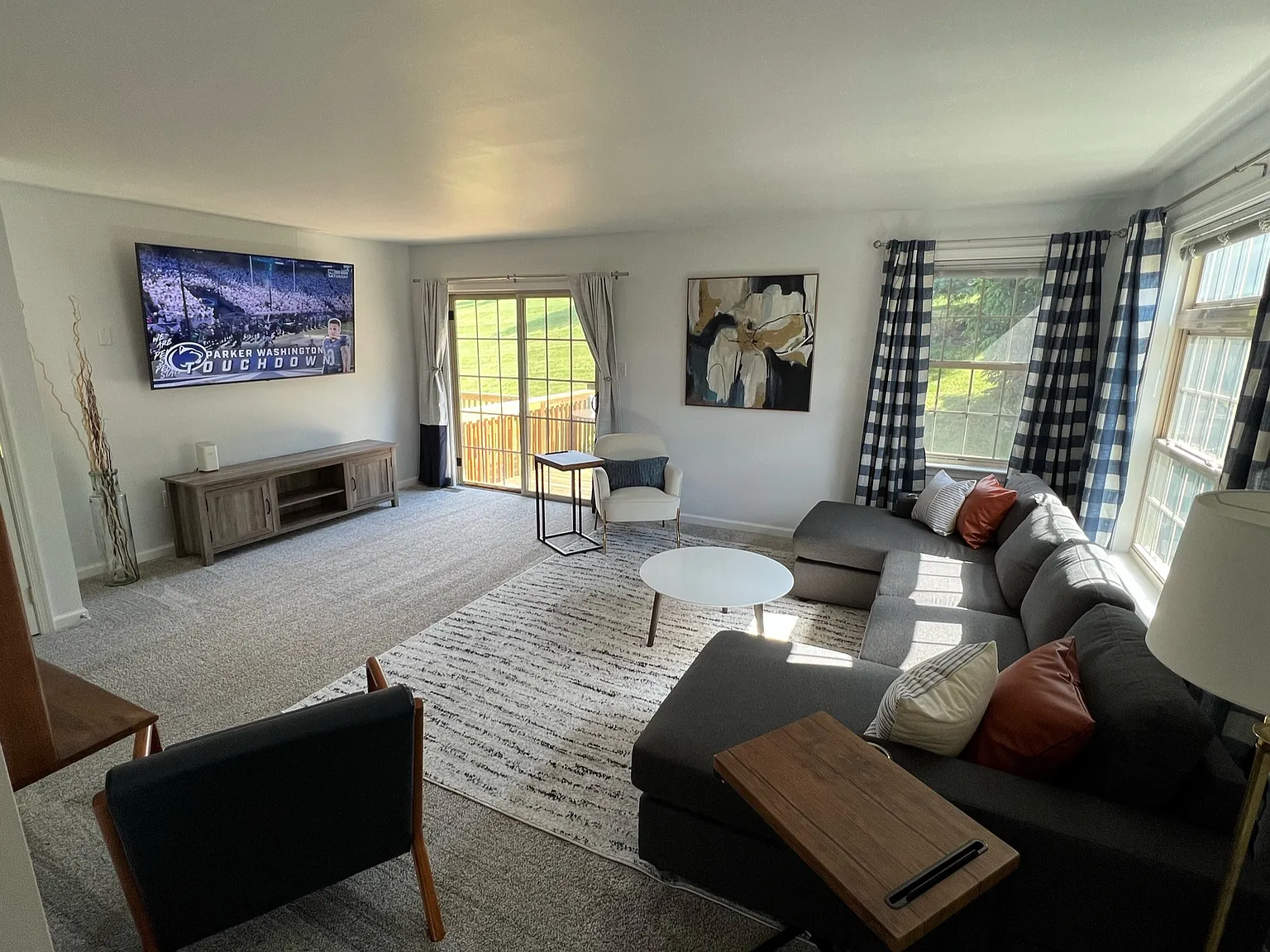 3 bed, 3.5 bath, 2000 sqft, $3,100 — Photo 1