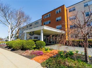 292 Pequot Ave APT 1E, New London, CT 06320