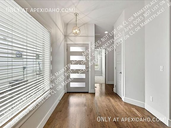 3rd image of 3332 S Cadet Ave