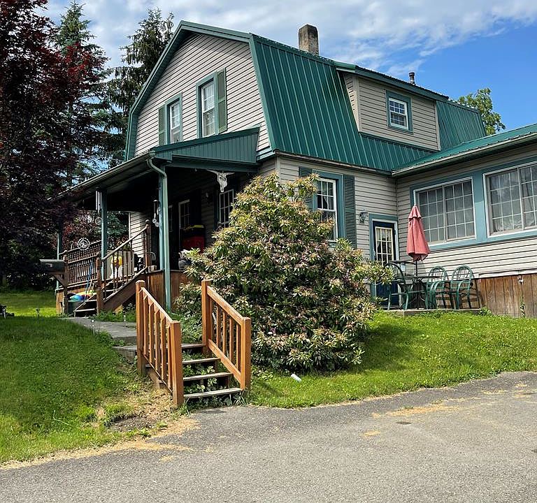1st image of 10 Helvetia St