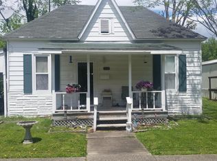 712 Karns St, Eldorado, IL 62930
