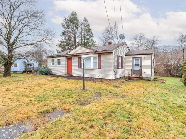 15 June St, Dudley, MA 01571