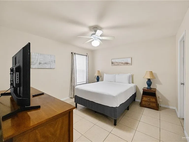 206 W Bahama St — Photo 4